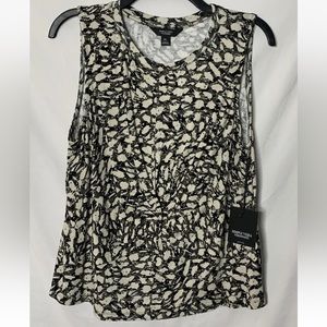 3/$20 NWT Simply Vera Vera Wang
Twist Front Sleeveless
Tank Top Petite Large